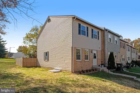 4631 Charlton Ct, Woodbridge, VA 22193