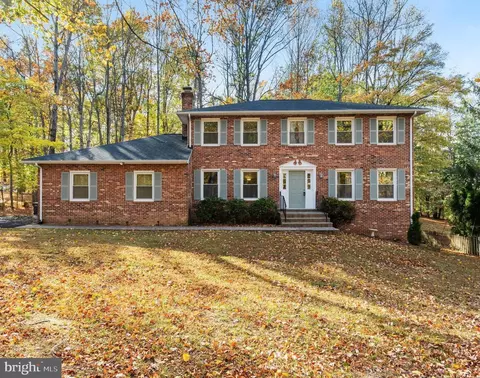 11704 Bacon Race Rd, Woodbridge, VA 22192