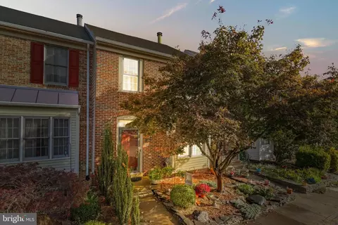 3294 Greco Ct, Woodbridge, VA 22192