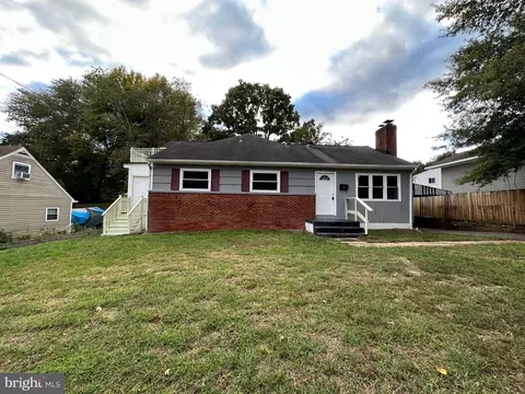 13204 Treetop Ct, Woodbridge, VA 22191
