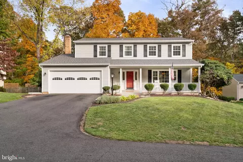 12529 Hedges Run Dr, Woodbridge, VA 22192