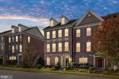 2729 Celestial Dr, Woodbridge, VA 22191