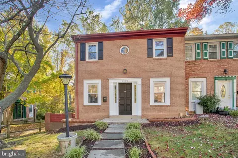 1409 Deerfield Ln, Woodbridge, VA 22191