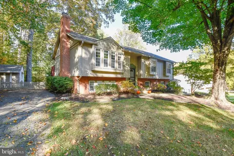 7249 Ridgeway Dr, Manassas, VA 20112