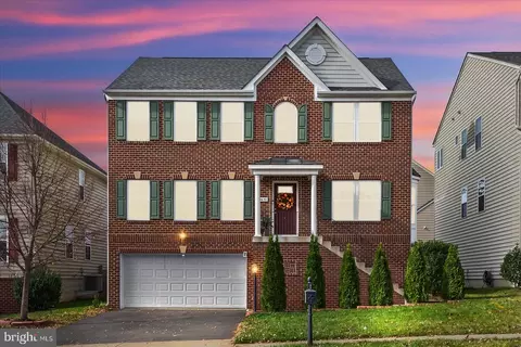 12450 Pfitzner Ct, Woodbridge, VA 22192