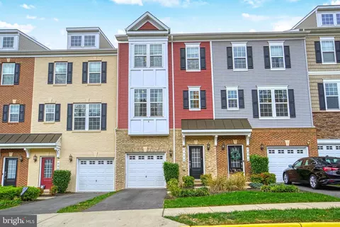 6066 Camerons Ferry Dr, Haymarket, VA 20169