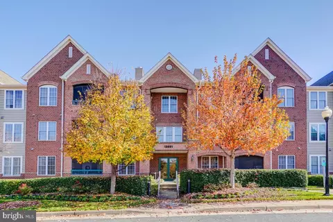 13891 Chelmsford Dr #A-210, Gainesville, VA 20155