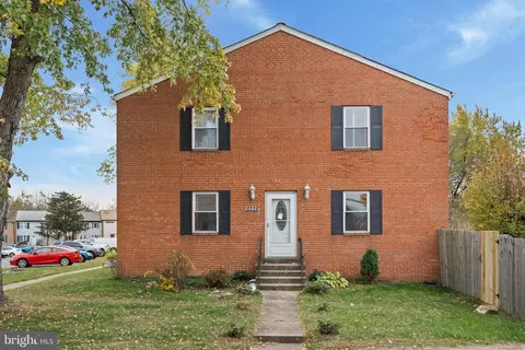 8228 Wycliffe Ct, Manassas, VA 20109