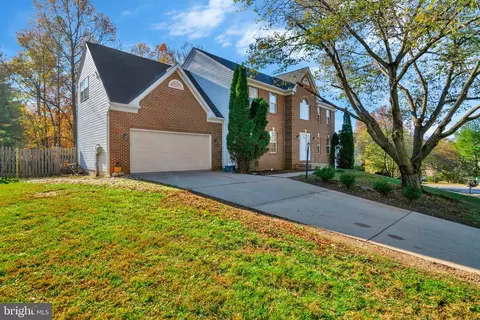 4671 Pearson Dr, Woodbridge, VA 22193