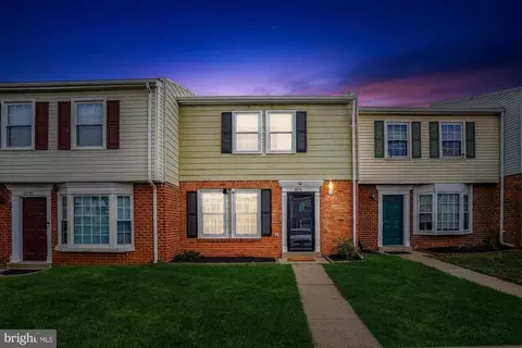 8856 Teakwood Ct, Manassas, VA 20109