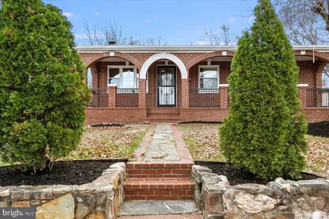 9100 Amherst Ct, Manassas, VA 20111