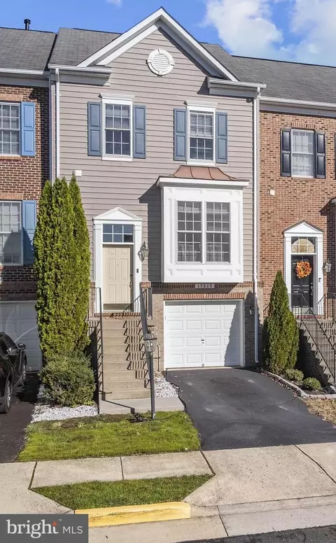 17518 Victoria Falls Dr, Dumfries, VA 22025