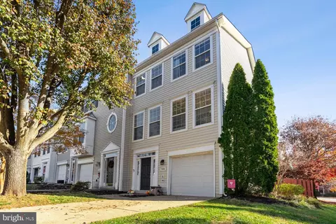 7001 Sunapple Pl, Gainesville, VA 20155