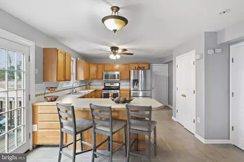 17570 Wayside Dr, Dumfries, VA 22026 photo 11