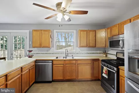 17570 Wayside Dr, Dumfries, VA 22026 photo 13