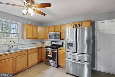 17570 Wayside Dr, Dumfries, VA 22026 photo 14