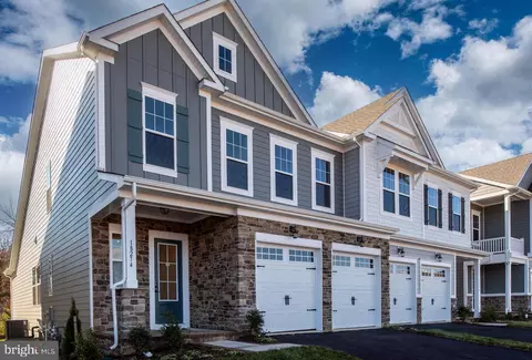 18274 Moss Garden Rd, Dumfries, VA 22026