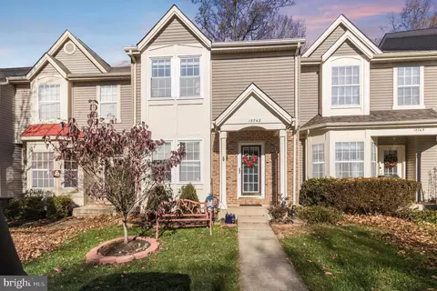 15742 Widewater Dr, Dumfries, VA 22025