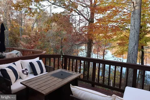 15742 Widewater Dr, Dumfries, VA 22025 photo 14