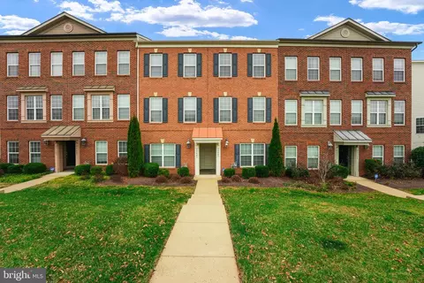 15403 Rosemont Manor Dr, Haymarket, VA 20169
