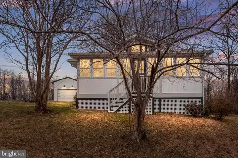 1816 Cherry Hill Rd, Dumfries, VA 22026
