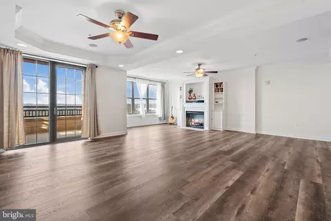 485 Harbor Side St #911, Woodbridge, VA 22191