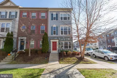 4400 Potomac Highlands Cir, Triangle, VA 22172