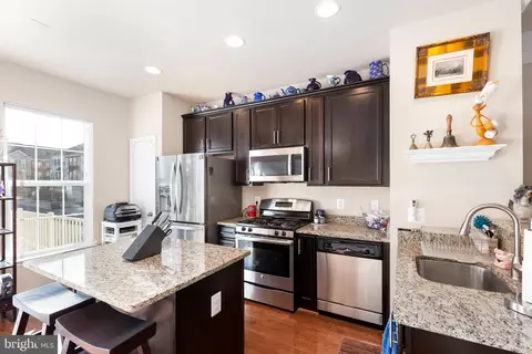 4400 Potomac Highlands Cir, Triangle, VA 22172 photo 3