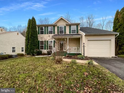 5765 Rhode Island Dr, Woodbridge, VA 22193