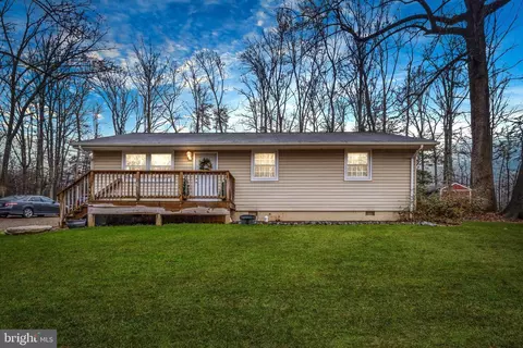7013 Trails End Rd, Manassas, VA 20112