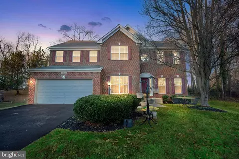 8400 Summer Breeze Pl, Manassas, VA 20112