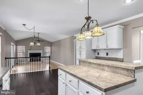 8746 Vanore Pl, Manassas, VA 20110 photo 14