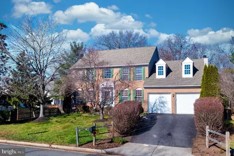 8746 Vanore Pl, Manassas, VA 20110