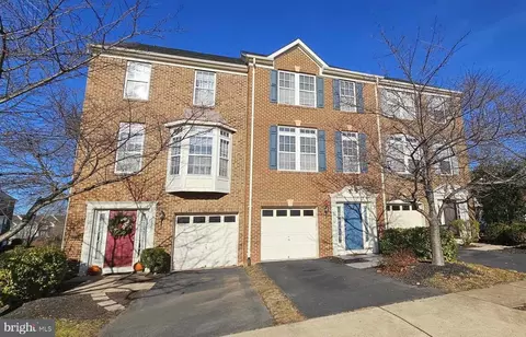 6723 Lucas Point Loop, Gainesville, VA 20155 photo 2