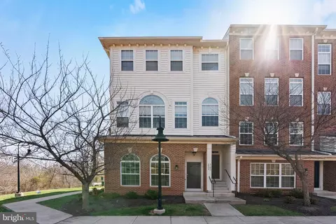 6099 Aster Haven Cir #151, Haymarket, VA 20169