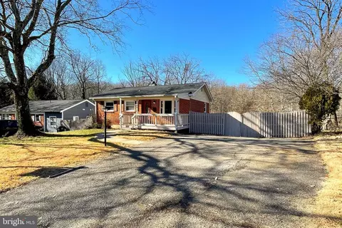 14716 Brook Dr, Woodbridge, VA 22193