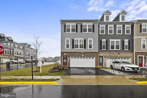 10561 Waterbury Woods Way, Manassas, VA 20112