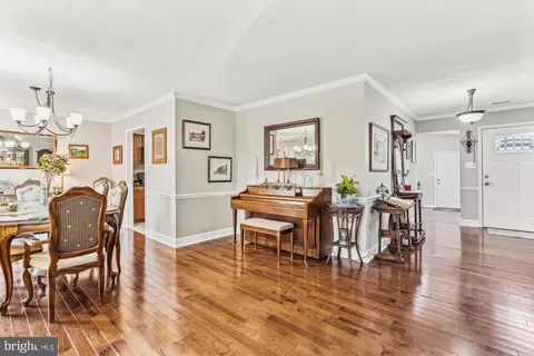 4221 Avon Dr, Dumfries, VA 22025 photo 4