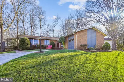 4221 Avon Dr, Dumfries, VA 22025