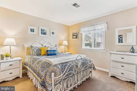 4221 Avon Dr, Dumfries, VA 22025 photo 17