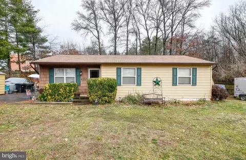 4210 Meyers Rd, Triangle, VA 22172