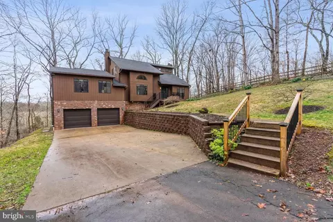 11910 Parkriver Dr, Manassas, VA 20112