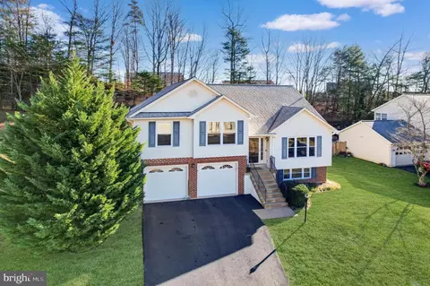 15611 Andover Heights Dr, Woodbridge, VA 22193