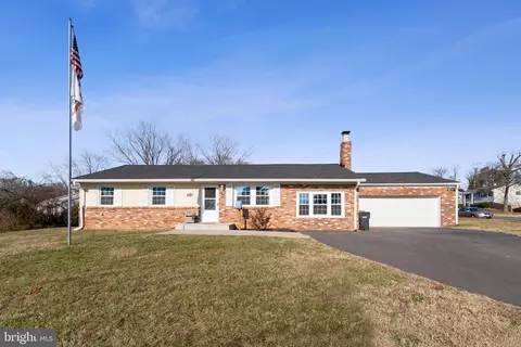 15108 Costa Dr, Woodbridge, VA 22193