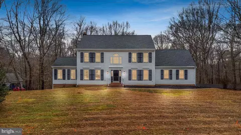 4923 Wolf Run Shoals Rd, Woodbridge, VA 22192