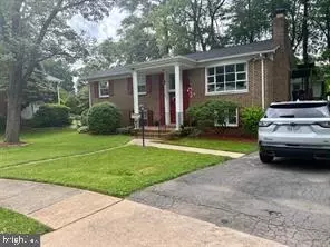 4905 Kraft Ct, Woodbridge, VA 22193