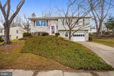 3166 Ironhorse Dr, Woodbridge, VA 22192
