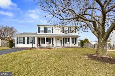 5628 Reardon Ln, Woodbridge, VA 22193