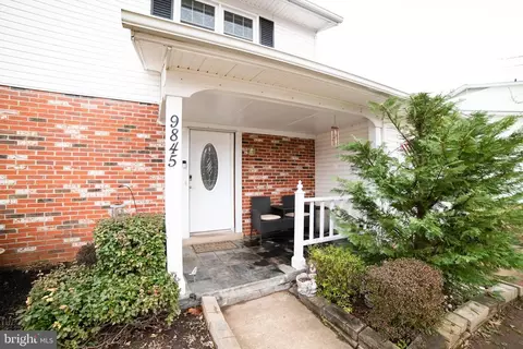 9845 Alan Ct, Manassas, VA 20109 photo 3