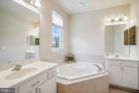 7204 Little Thames Dr, Gainesville, VA 20155 photo 20